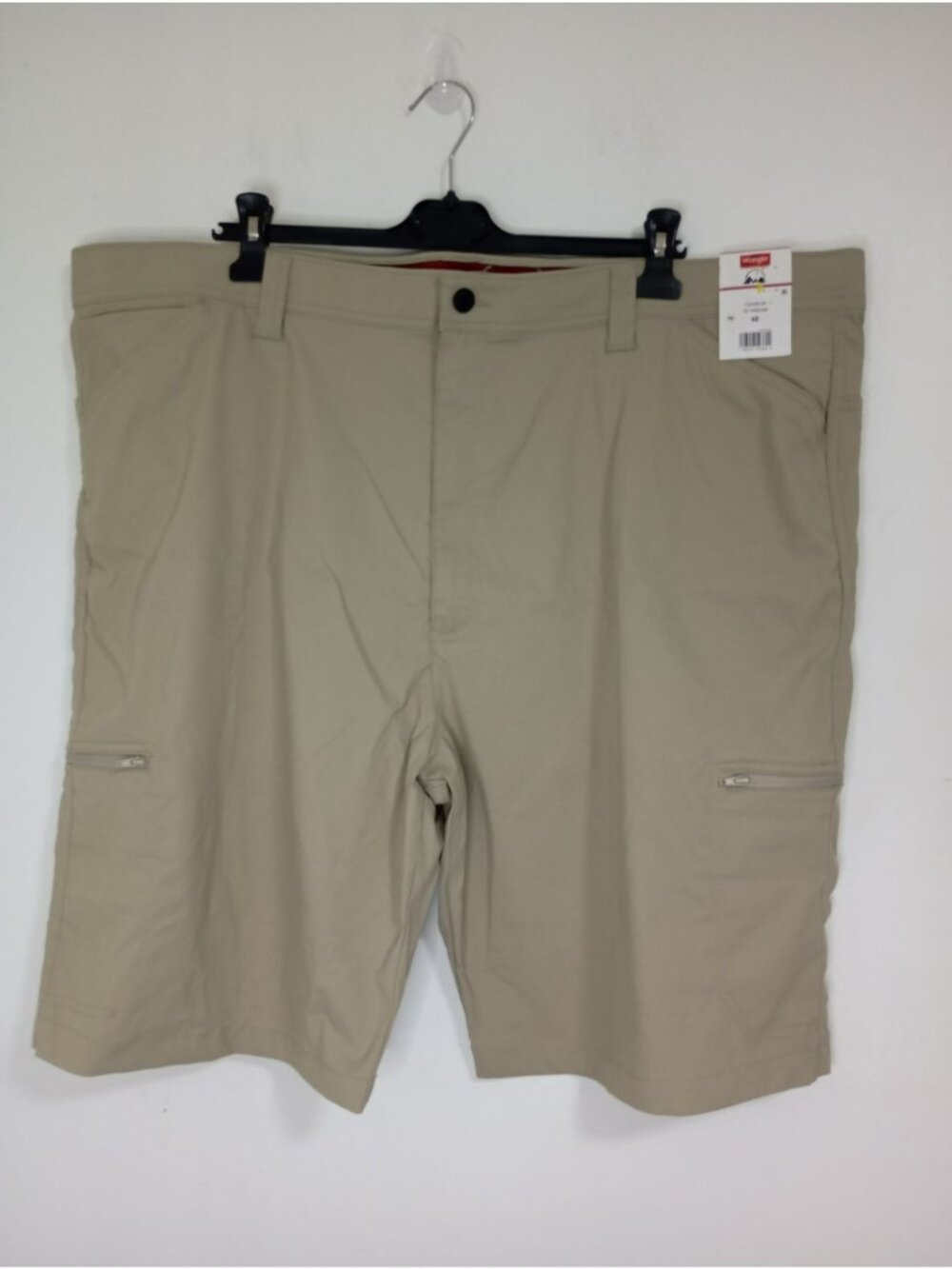 Wrangler Mens Size 48 Beige Nylon blend Outdoor Cargo Shorts Zippered Pockets